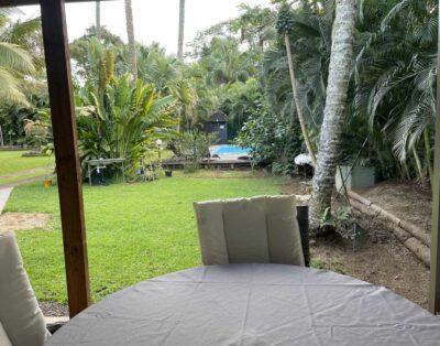 Manahere – Bungalow de standing dans jardin tropical avec piscine